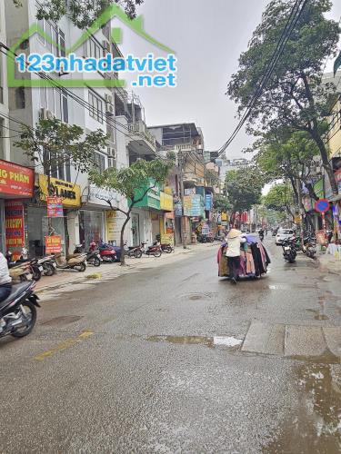 CẦN BÁN GẤP. Phố Hoàng Văn Thái,  Quận Thanh Xuân.  DT: 70m.Giá: 8,5 tỷ. Lô góc, oto