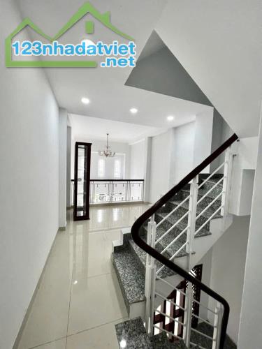 XE HƠI VÀO NHÀ LÊ VĂN SỸ QUẬN 3, 46M2, 6 TẦNG, 6PN – 7WC, SỔ VUÔNG A4, NHỈNH 11 TỶ. - 4