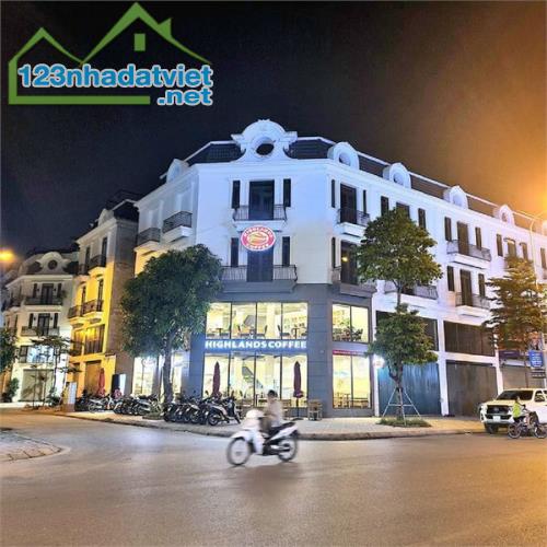 Cần  bán GẤP trước Tết căn Shophouse Sông Hồng Trâu QUỳ Gia Lâm hoàn thiện full :