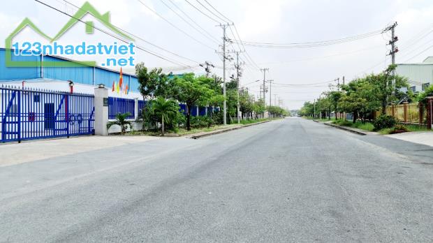 cho thuê kho xưởng 13.200m2 ở Đức Hòa, Long An giá 3usd/m2/tháng Lh: 0949 861 287 - 3