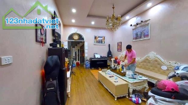 NHÀ MẶT TIỀN 6M NGÕ TRẠI CÁ TRƯƠNG ĐỊNH HAI BÀ TRƯNG - 3TẦNG 2PN 45M2 - CHỈ 5,85 TỶ TL.