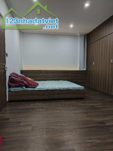 5.5 Tỷ, 40m2x5T Bán nhà Ngõ Phùng Hưng Phân Lô Ô Tô Thang Máy Lô Góc Kinh Doanh - 4