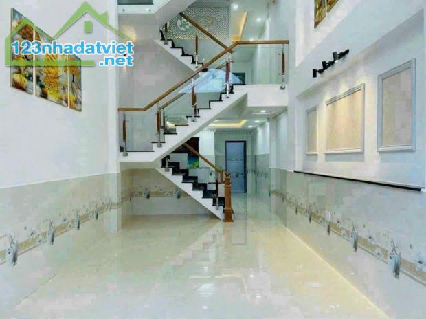 BÁN NHÀ 63M2, 3 TẦNG, Ô TÔ VÀO NHÀ, CHỈ NHỈNH 4 TỶ- HIỆP THÀNH QUẬN 12 - 4