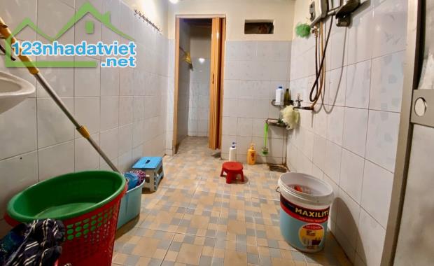 Bán nhà và đất 146m2 thông số, vị trí cực đẹp hẻm to bự Lê Đình Cẩn Bình Tân chỉ 50 tr/m2 - 3