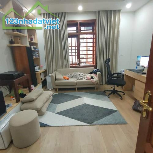 Cần bán gấp nhà phân lô Hoàng Quốc Việt 100m2, 5T, thang máy, ô tô tải tránh, ô tô vào nhà - 5