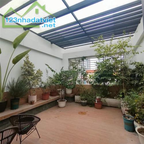 Cần bán gấp nhà phân lô Hoàng Quốc Việt 100m2, 5T, thang máy, ô tô tải tránh, ô tô vào nhà - 1