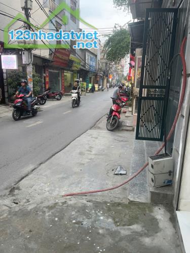 Cho thuê nhà MP Định Công - Hoàng Mai 60m x 4T giá 18tr, kinh doanh hàng ăn, cafe - 3