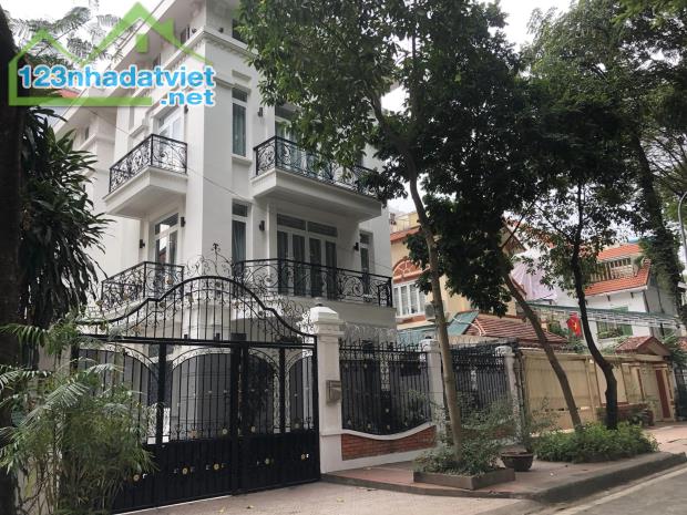 Bán biệt thự Mỹ Đình Sông Đà Sudico, 200m2, 5 tầng, thang máy, nội thất xịn sò - 1