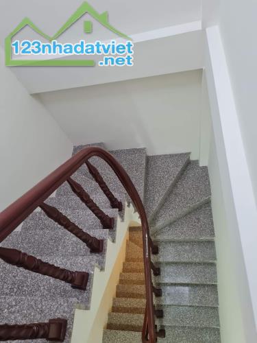 Bán nhà ngõ 262 Nguyễn Trãi, 3 bước ra phố, nhà dân xây full nội thất về ở ngay, 39m2*6T. - 5