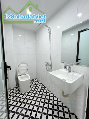 BÁN CĂN HỘ TẬP THỂ I4 PHƯƠNG MAI, LƯƠNG ĐÌNH CỦA, ĐỐNG ĐA 44/90m2 TẦNG 6  3,48 tỷ.