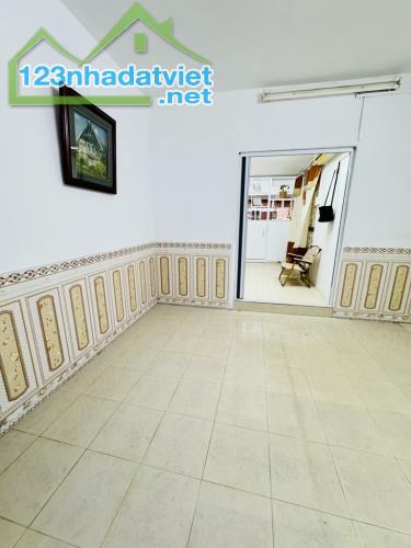 BÁN NHÀ TT DOÃN KẾ THIỆN – T2 THOÁNG MÁT – VIEW SÂN BÓNG – Ô TÔ ĐỖ CỔNG, 55,2M2, GIÁ 1,75 - 1