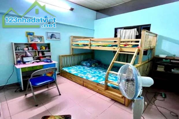 Bán nhà mặt tiền 12m, Dân Chủ, Thủ Đức, 4m x 23m, 92 m², kinh doanh - Giá 9.5 tỷ TL - 4