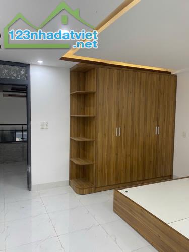 L22-Dt74m2x4t,4pn,5wc,mới,Full nội thất vip,mt4.5m đường 5.5m,vỉa hè3m,gần biển,5tỷ450cótl