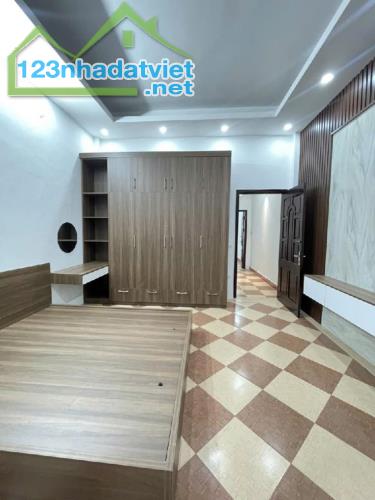 nhà  phố Giáp Nhị ,40 m2,trung tâm quận Hoàng Mai 5 m ra ô tô,ô chờ thang máy, 5 PN giá nh - 3