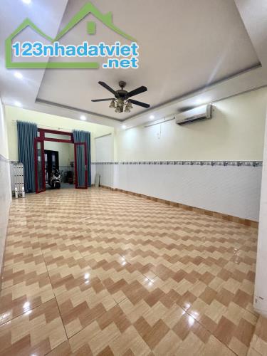 76M2 CHỈ 4.65 TỶ, NHÀ 2 TẦNG NGANG 4.7 NỞ HẬU 8M DÀI 15M, NHÀ MỚI Ở NGAY, CÁCH PHẠM VĂN - 1