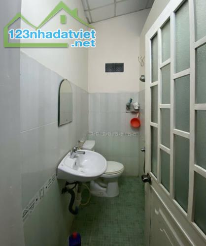 L25-Hoàng Diệu, gần Chợ Dt50m2, 2t, 3 pn, kiên cố, 2 tỷ 450 có tl, 0961 375 496 - 5