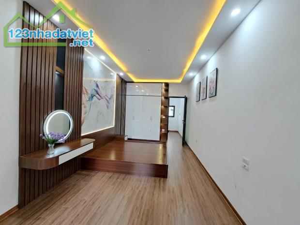 BÁN NHÀ NGUYỄN VĂN TRỖI, NHÀ MỚI, GẦN PHỐ, 36M2 4 TẦNG 7.85 TỶ