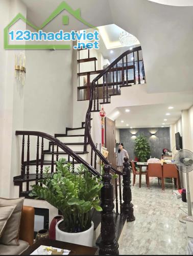 Bán Nhà Đường Láng 60m2, 5 Tầng, MT 4,5m, Giá Chào 12,48 Tỷ (Giá Thương Lượng Tốt) - 1