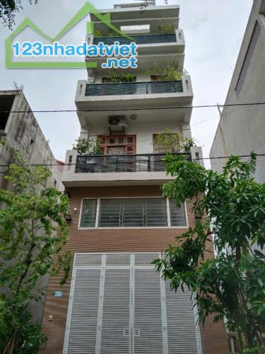 Nhà đẹp NHỔN – ĐH CÔNG NGHIỆP 73m2 5 tầng 13.5 tỷ. PHÂN LÔ - Ô TÔ TRÁNH - 2 MẶT THOÁNG