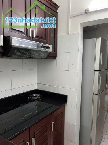 Cho thuê căn hộ TT ngõ 27 Tạ Quang Bửu, Hai Bà Trưng, Hà Nội, Dt 60m-2PN-1WC - Giá 8,5 - 4