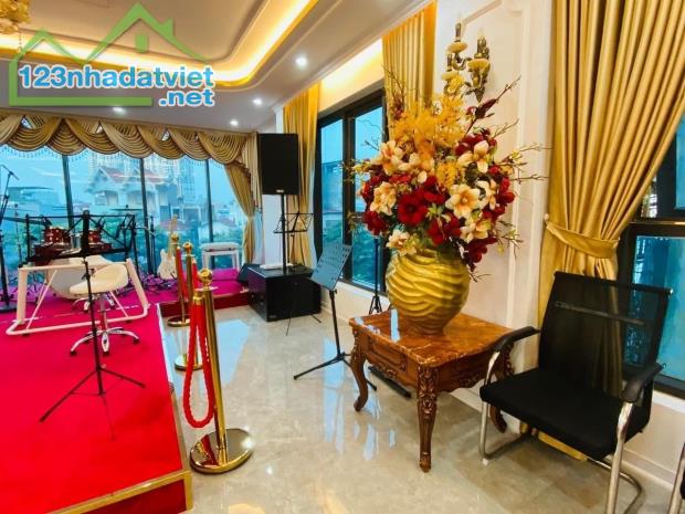 Đẳng cấp thượng lưu! Bán Nhà mặt phố Nguyễn Văn Cừ 120m2 - 8 tầng - Mt 6m - Căn góc - 1