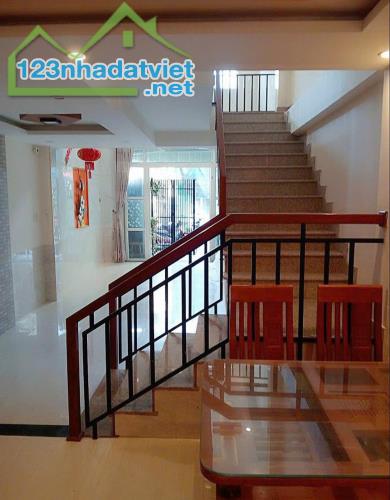 L15-Trung tâm Quận Hải Châu, mt đường 5m5, 2t, 3pn, 3wc, chỉ hơn 4tỷ