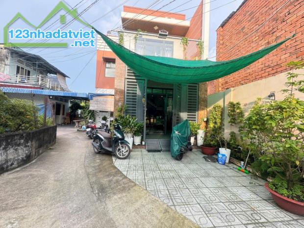 Nhà sổ riêng hoàn công 3.7 tỷ/110 m2 , đường ô tô,6 phòng ngủ - 4