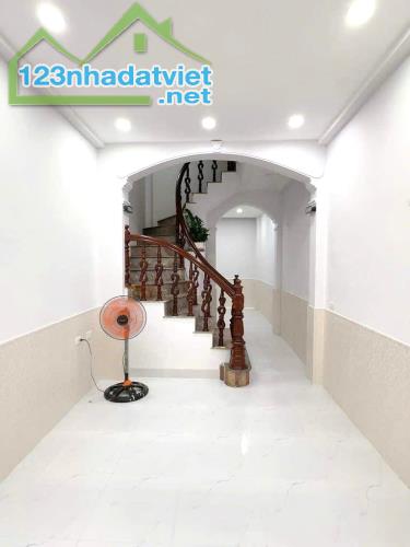 Bán nhà Bùi Xương Trạch Thanh Xuân, dân xây , ngõ thông 31 m2 giá 5.6 tỷ - 1