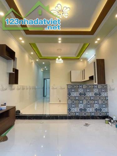 252💥CHO THUÊ Nhà Mới - 2 PN. Hẻm gần bệnh viện Phương Châu, An Khánh, Ninh Kiều

💰 - 3