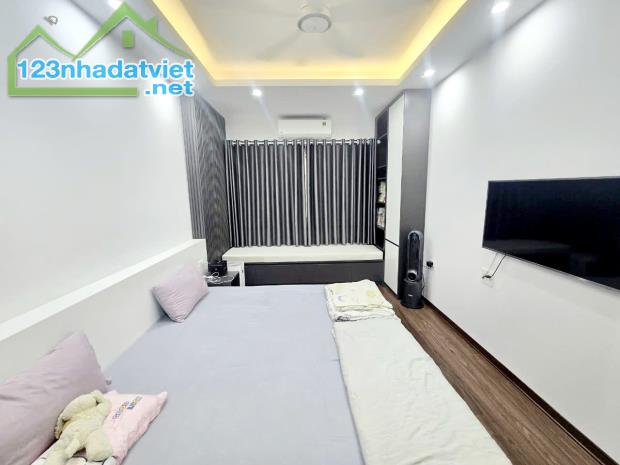 BÁN NHÀ GẦN PHỐ THÁI THỊNH – ĐỐNG ĐA, 4 TẦNG X 47M2, NHÀ MỚI, GẦN MẶT NGÕ ĐƯỜNG ÔTÔ THÔNG. - 2