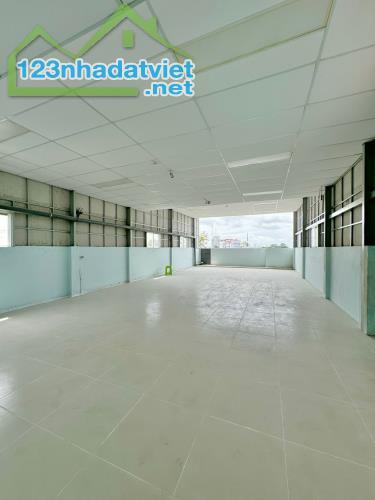 CHO THUÊ NHÀ 5 LẦU MẶT TIỀN ĐƯỜNG TRẦN HOÀNG NA ( DTSD 700m2 )