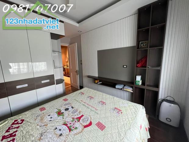 P/lô đấu giá Việt Hưng - mặt tiền 6m - vỉa hè rộng - ô tô tránh - kinh doanh - văn phòng - 1