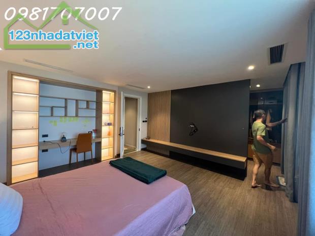 P/lô đấu giá Việt Hưng - mặt tiền 6m - vỉa hè rộng - ô tô tránh - kinh doanh - văn phòng