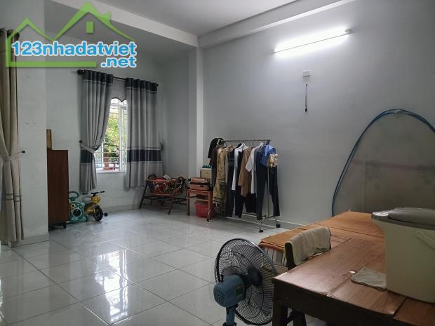 Bán gấp công việc nhà, MT Trịnh Công Sơn ,Hải Châu, 3 tầng, 80m2, đường 10.5m, lề 4.5m - 2