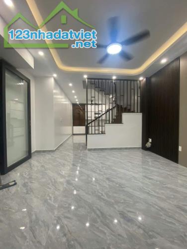 Bán nhà Tô Hiệu, Hồ Nam, Lê Chân, HP. 3 tầng, 50m2, ngang 4,2m, 3,35 tỷ. Ngõ nông 2,5m. - 5