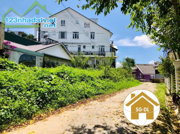 Bán nhanh 330m2 đất xây dựng 2 mặt tiền KQH Ngô Quyền, P6, TP. Đà Lạt