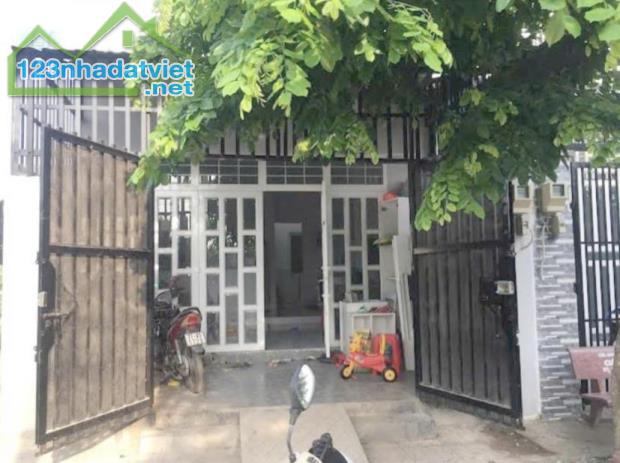 Bán Đất - Tặng Nhà C4(67m2) - 5Tr/Th, Kế Bên Vinhomes - Quận 9. Giá 4.0X Tỷ