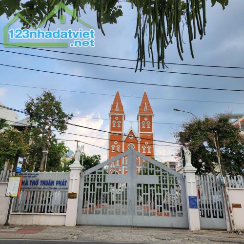 Bán nhà Lâm Văn Bền Quận 7 – 60m2 - ngang 4.8m -  5 phòng ngủ - nhỉnh 7 tỷ TL. - 2
