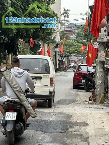 "BÁN NHÀ  TÂY HỒ 45M, 4 T, MT 5M, 7.95 TỶ, Ô TÔ VÀO NHÀ, NGÕ THÔNG .