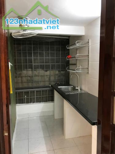 Chính chủ cho thuê nhà tại ngõ 420/52/19 Kim Giang, Hoàng Mai DT32m2x4 tầng Giá 9tr/th LH - 3