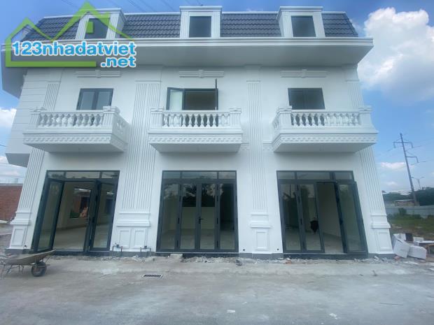 Bán nhà phố 1 trệt 1 lầu giá hấp dẫn tại Châu Thành Tiền Giang