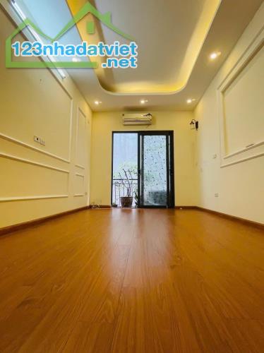 PHÂN LÔ - NHÀ ĐẸP Ở NGAY - 10M RA Ô TÔ - TIỆN ÍCH FULL NAM DƯ 31M2 5 TẦNG CHỈ 5.4 TỶ - 3