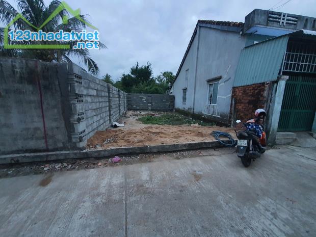 Lô đất thổ cư, đường ô tô, xã Hoà Thành, cách TP Tuy Hoà chỉ 500m, giá 650 triệu