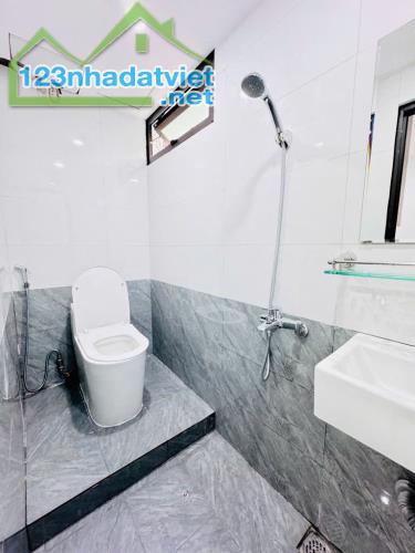 Bán nhà riêng Bùi Xương Trạch, ngõ thông ba gác đỗ cửa 30m2 giá 4.xx tỷ - 4