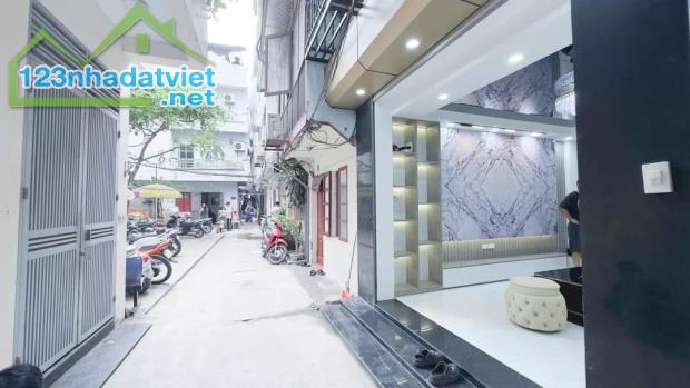 Bán nhà đẹp nhỉnh 5tỷ ngõ ôtô phố Đội Cấn 30m2 5tầng Ba Đình