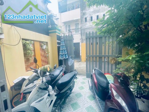 Bán nhà gần chợ Hạnh Thông Tây Gò Vấp-HCM-78m2-3 tầng-hẻm xe hơi - 1