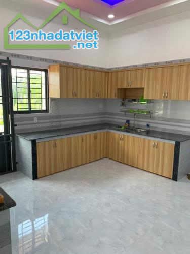 NHÀ BÌNH CHÁNH CÓ SÂN VƯỜN 80M2 - 2