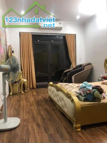 Bán nhà Võ Chí Công 70m2 – Lô góc 3 mặt tiền – Ô tô tránh – Vỉa hè – 5 Tầng – 20 tỷ .