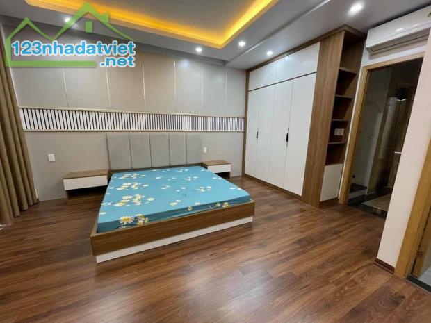 Cho thuê nguyên căn liền kề 4 ngủ tại Vinhomes Marina,, giá 30tr - 2