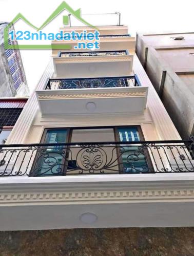 Nhà Tây Mỗ, 5 Tầng, 3 ngủ, 4 wc, 50m ô tô đỗ, gần trường chợ, công viên giá 4.5 tỷ